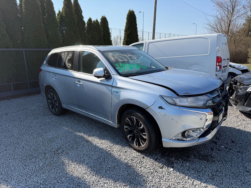 Mitsubishi Outlander III Instyle NAVI + 2018