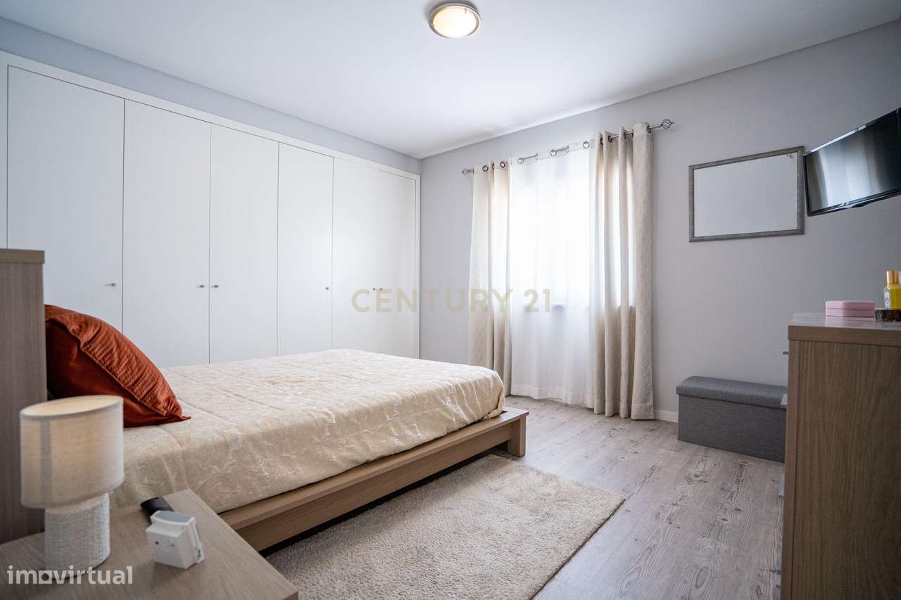 Apartamento T2 - Excelentes Áreas - Como Novo-22