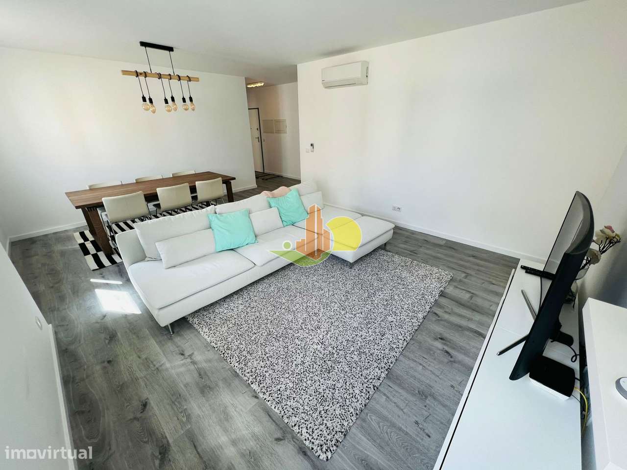 T2 c/ Garagem - Condomínio c/ Piscina-8