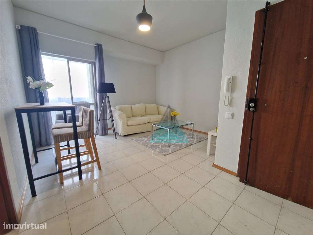 T1 SETUBAL * * 1 ANDAR * * - Grande imagem: 2/9