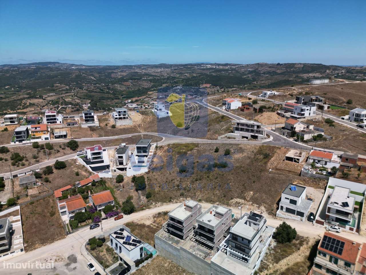Terreno Urbano em Vialonga com Vista e Acessibilidade-8