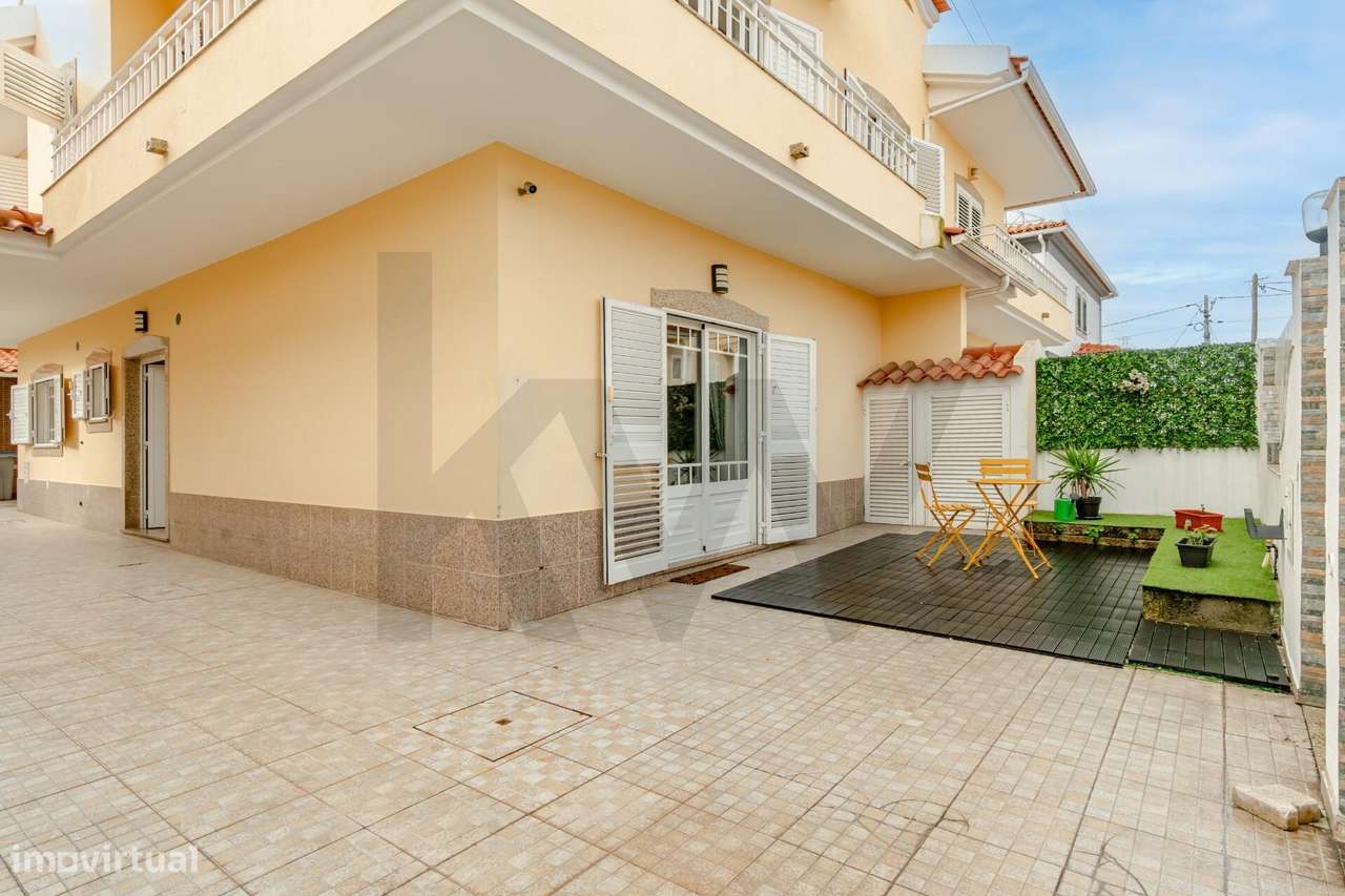 Moradia T3 com sótão amplo, espaço exterior e estacionamento em Fernão - Grande imagem: 3/43