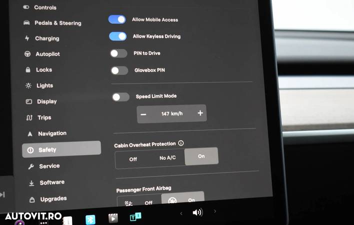 Tesla Model Y Long Range Dual Motor AWD - 19