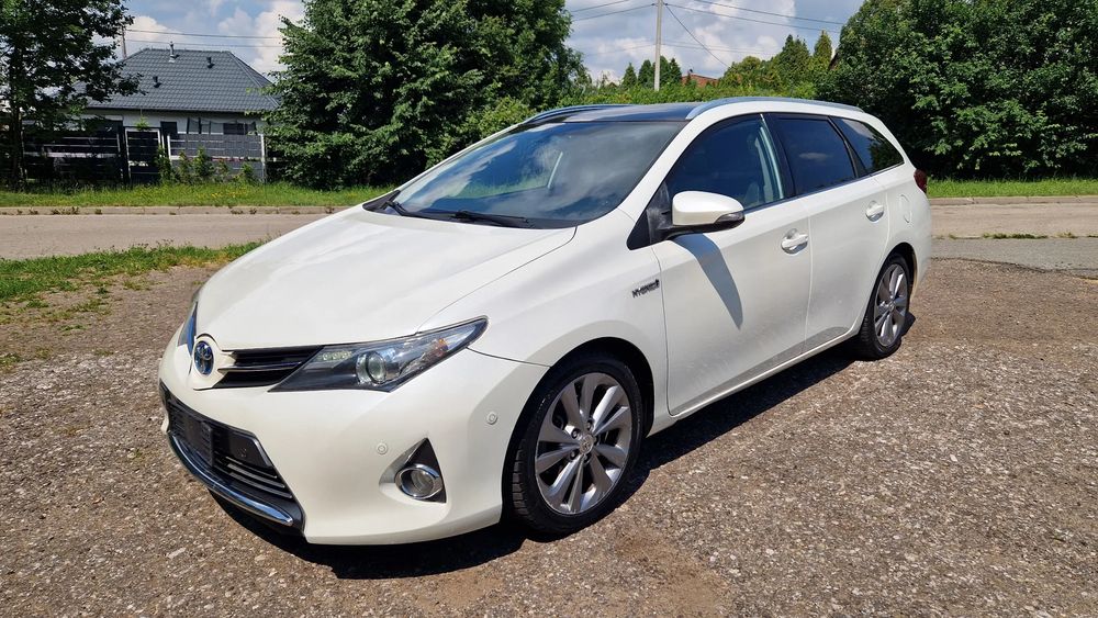 Toyota Auris II 1.8 HSD Luna 2013