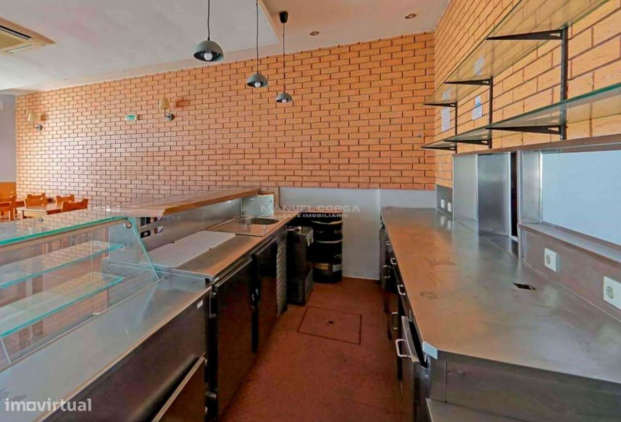 Edifício para Restauração com Terraço - Tituaria, Milharado-5