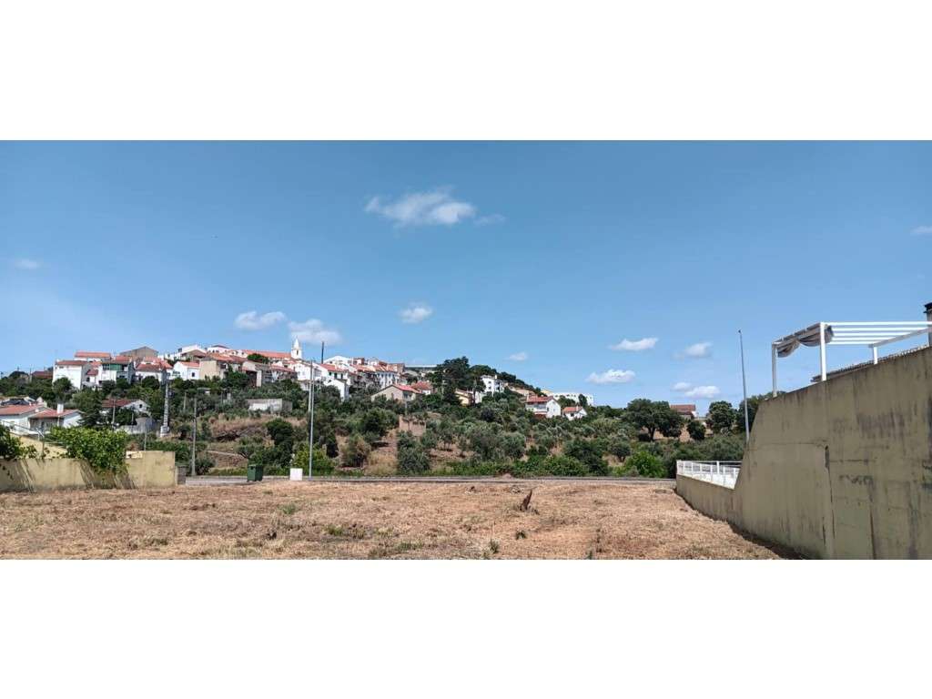 Lote de terreno urbano, destinado à construção de Moradia com uma á...-5
