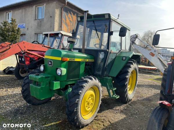 John Deere 2030 - 2