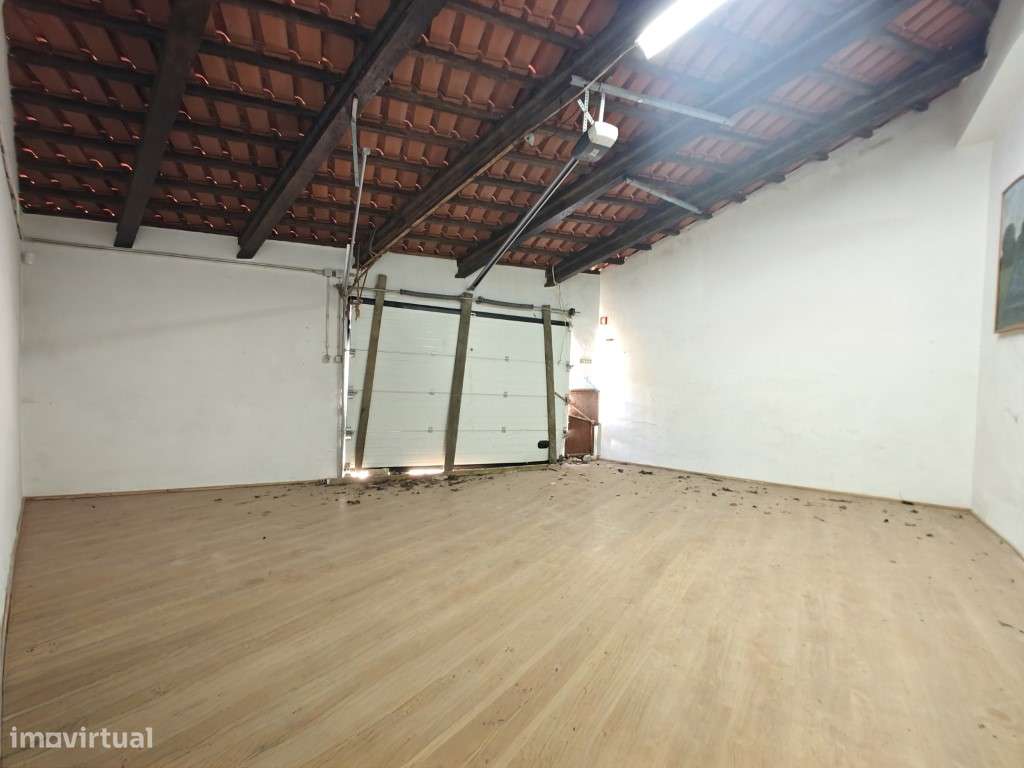 Moradia junto às muralhas do Castelo de Óbidos-24