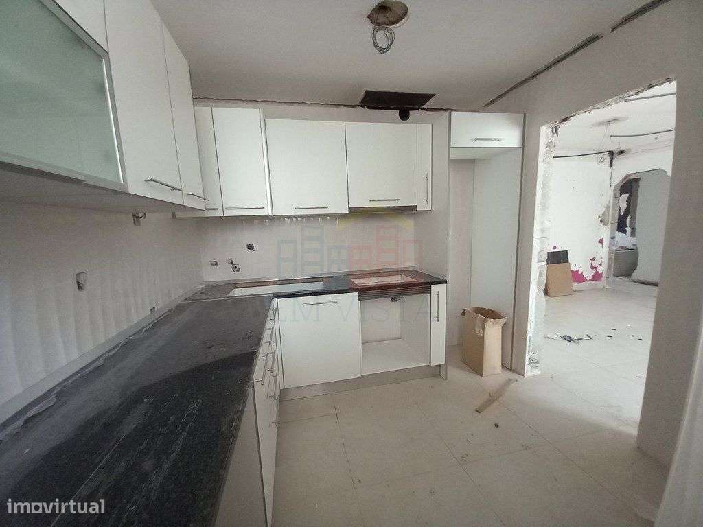 Apartamento T4 Remodelado em Afonsoeiro, Montijo - Grande imagem: 4/18