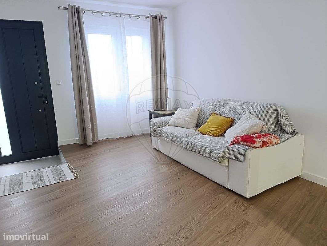 Moradia T2 para venda - Grande imagem: 2/8