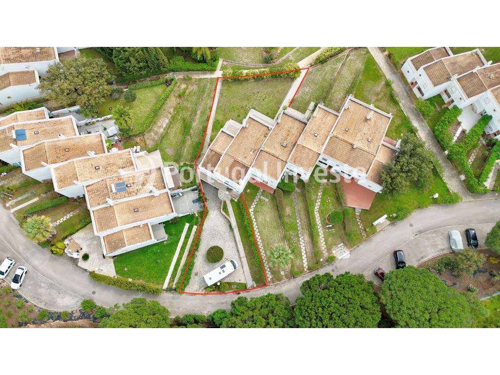 Moradia de Luxo com 3 Suites + T1 Independente em Condomínio com Pi...-27