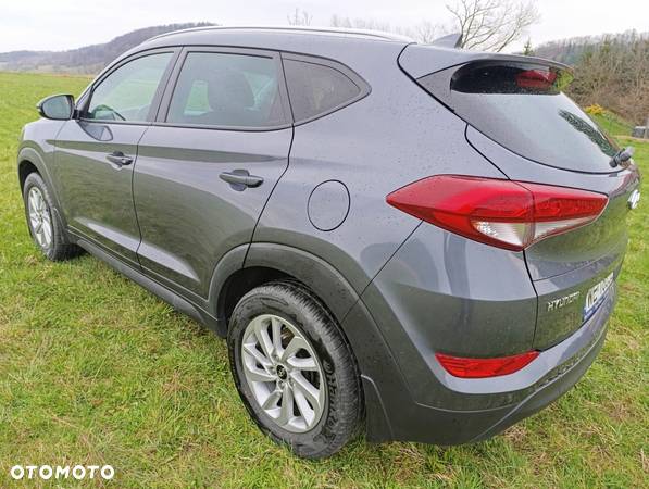 Hyundai Tucson 1.6 GDI BlueDrive Comfort 2WD - 24