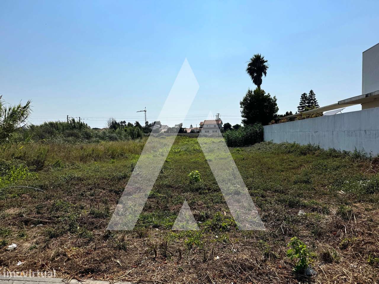 Lote de terreno localizado a 2 minutos do C. C. Glicínias! - Grande imagem: 2/8