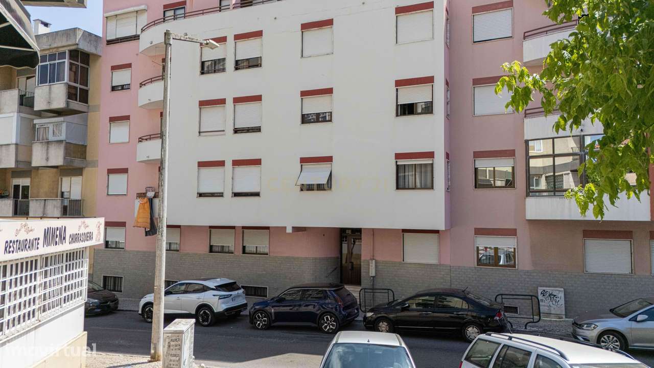 T1+1 com Terraço Privativo e Estacionamento | Póvoa de Santo Adrião