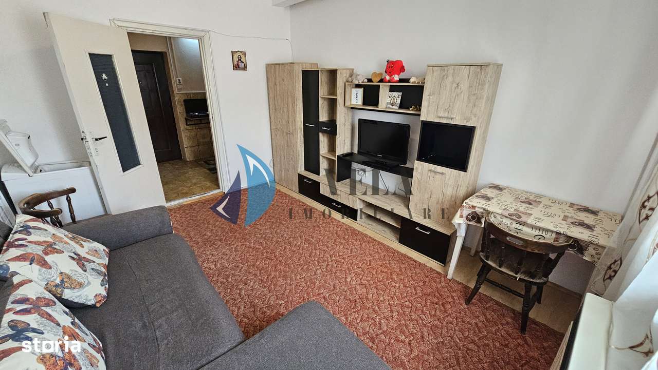 Garsoniera, zona 7 Noiembrie / UMFST / TCM - Imagine principală: 2/4