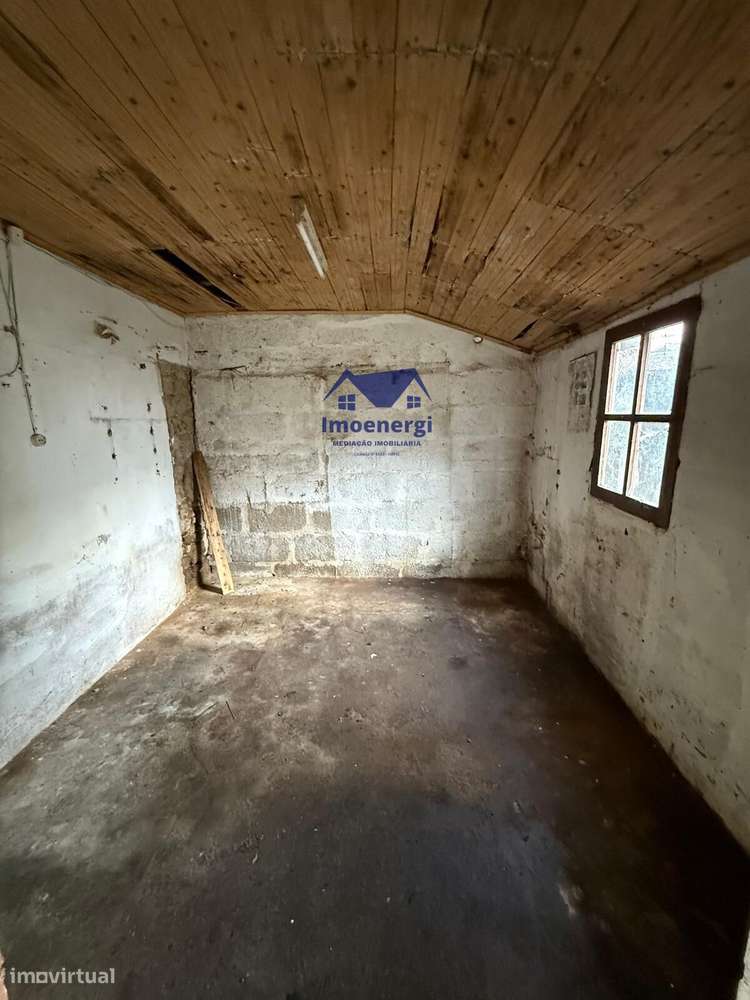 Moradia Térrea para restauro - Beiriz - Grande imagem: 3/21