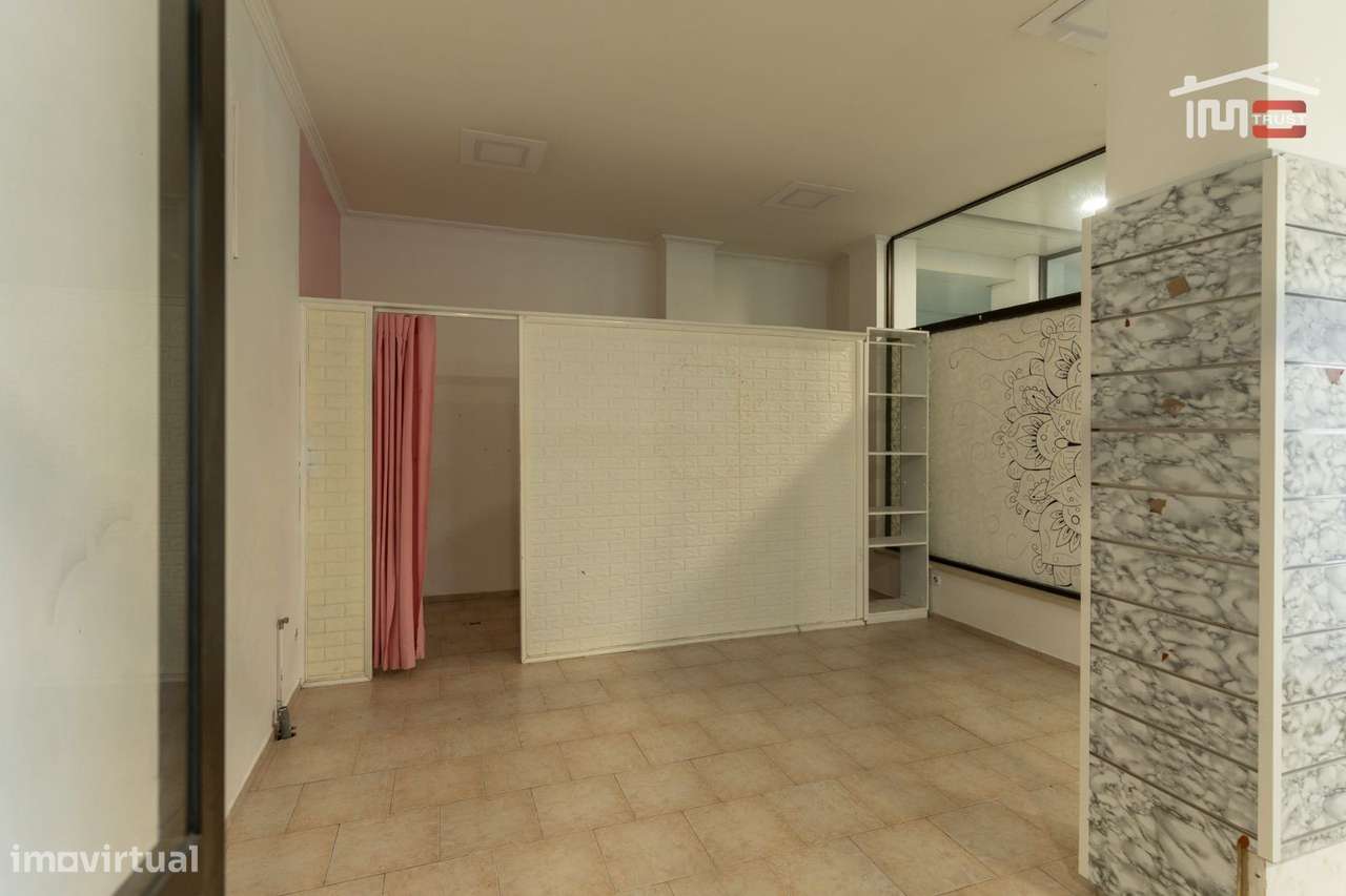 Loja em centro comercial, para arrendamento, Ourém - Fatima - Grande imagem: 2/9