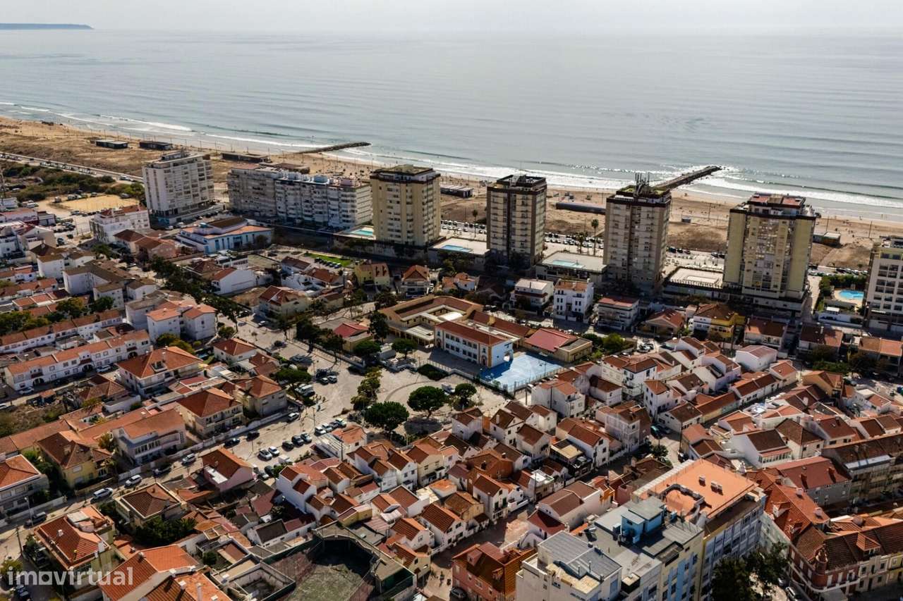 Para venda: Moradia no centro da Costa da Caparica-27