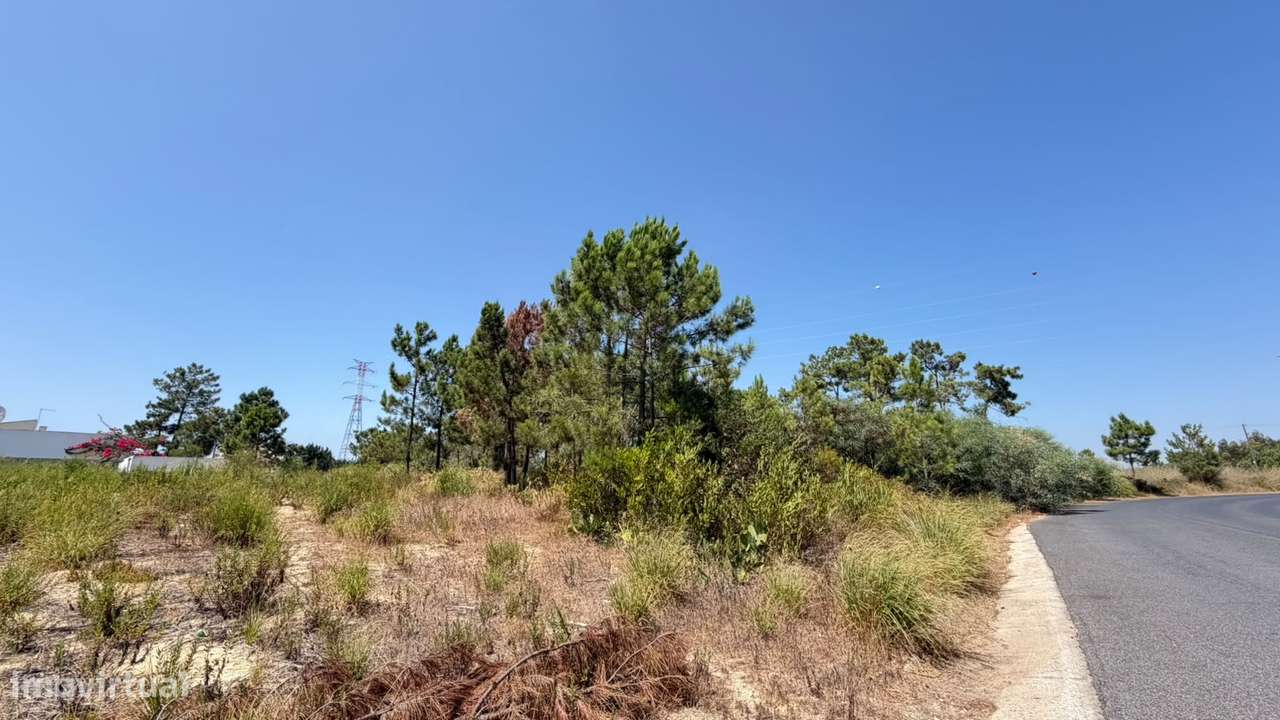 Terreno Urbano para Construção de Moradia em Marisol, Amora-6