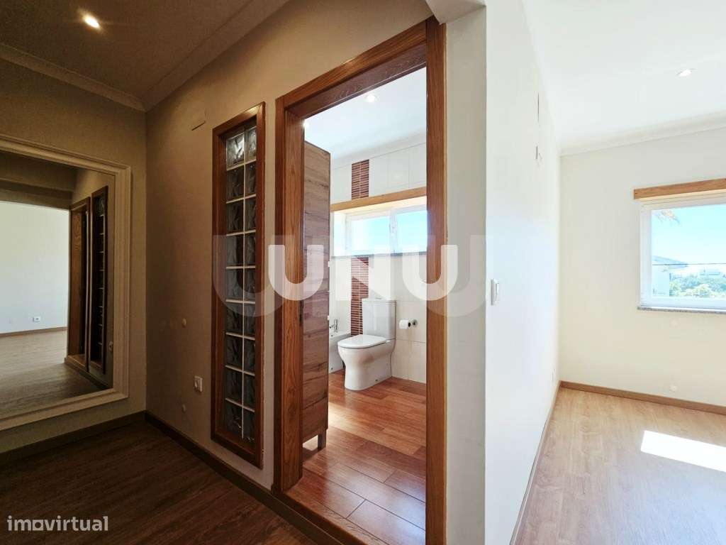 Moradia Geminada T4 - Zona Residencial-9
