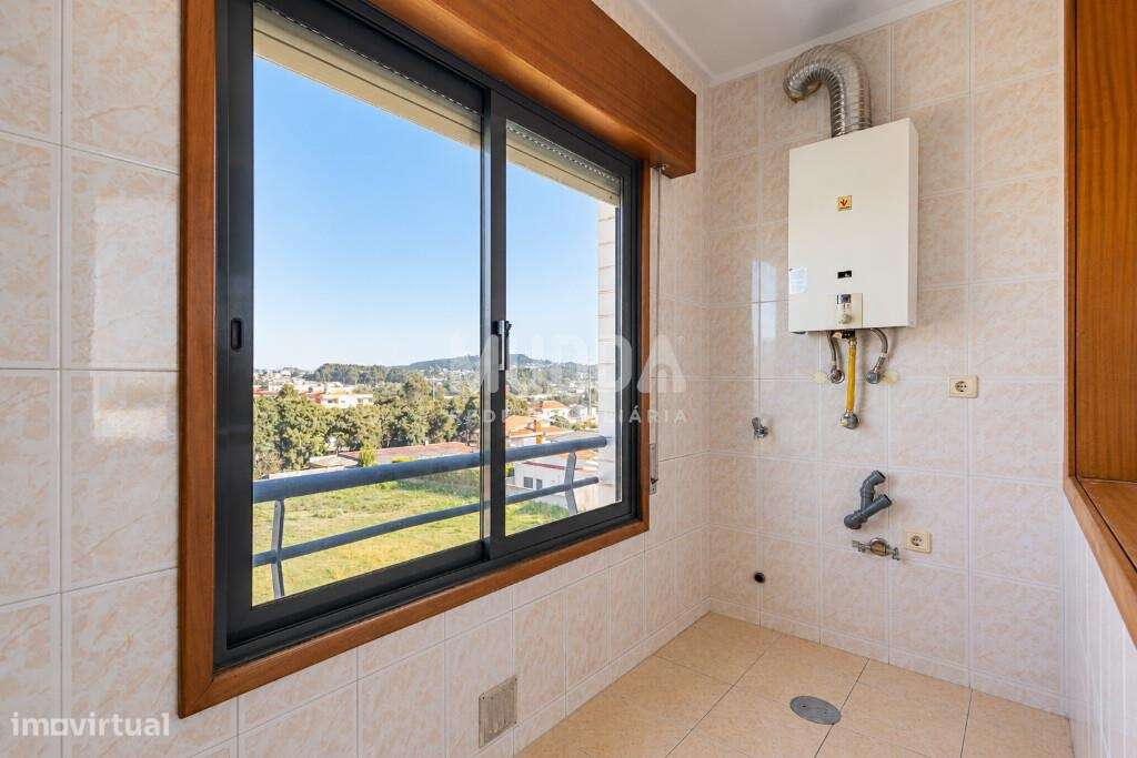 Fantástico T3 Paços Brandão Santa Maria da Feira, ultimo piso ,numa ex-3