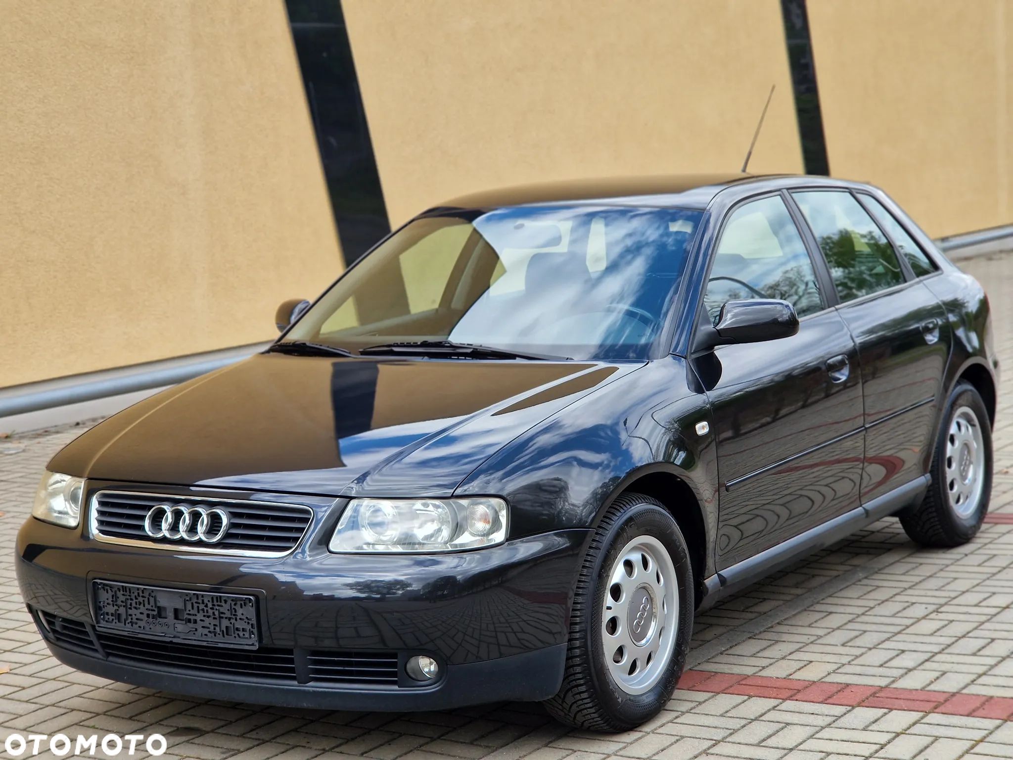 Audi A3 1.6 Attraction - 1