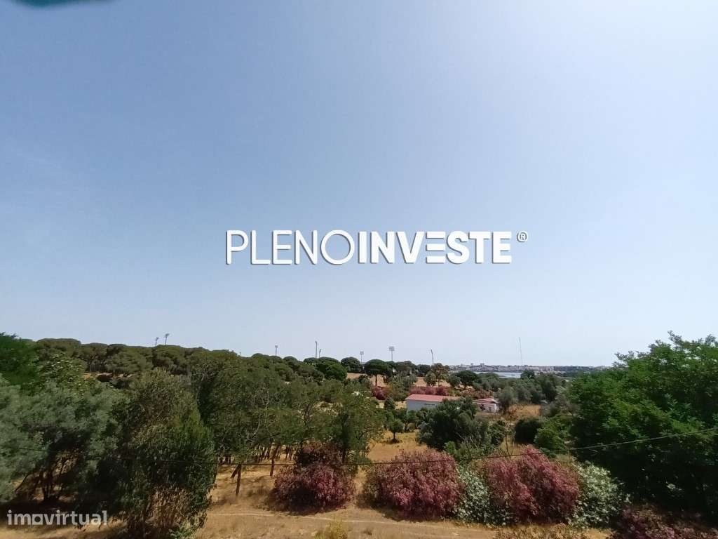 T4 Totalmente remodelado com vista rio no Seixal-26