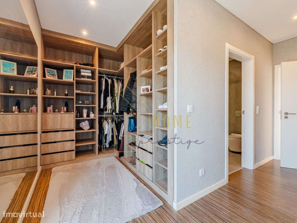 Moradia T4 na Urbanização Jardins de Santiago- Setúbal-39