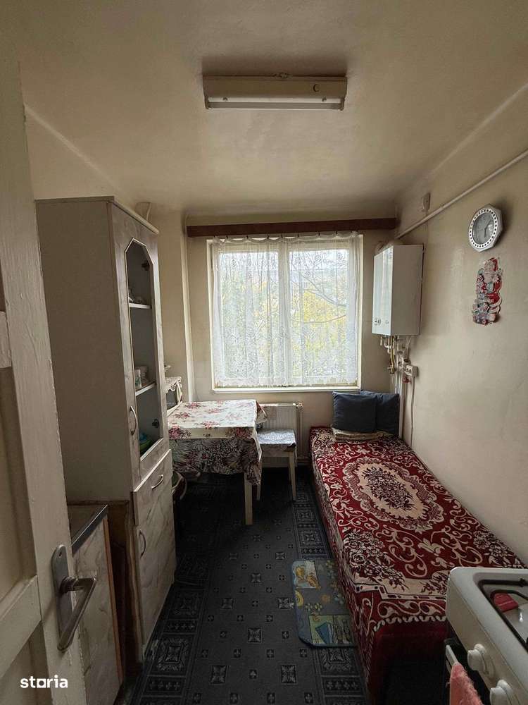 De vânzare apartament 2 camere ZONA CENTRALA-0