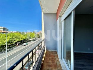 Apartamento T3 remodelado em Amora