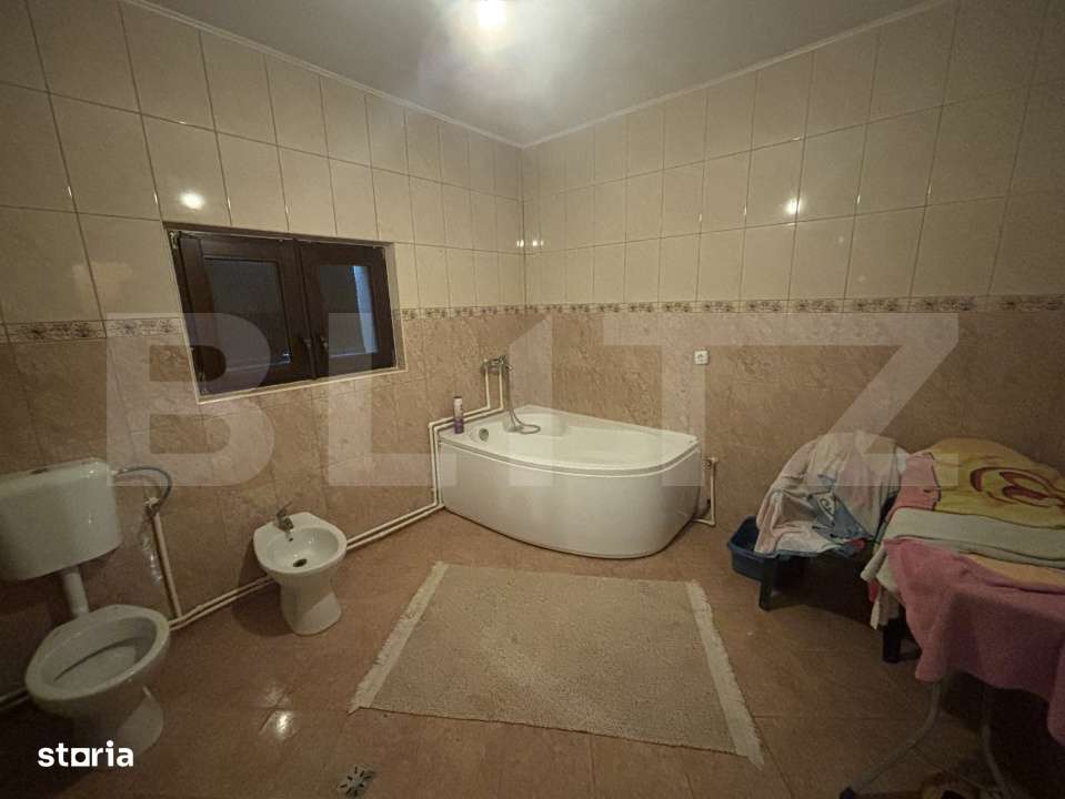 Casa de vanzare in zona linistita - Imagine principală: 4/5