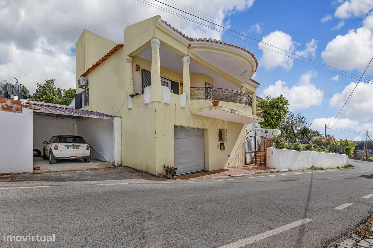 Moradia T5+1 com Vista Mar e Piscina a 5 minutos de Loulé - Grande imagem: 1/44