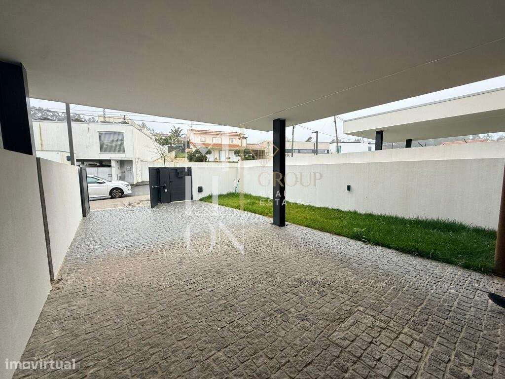 Moderna e Sofisticada — A Moradia dos Seus Sonhos na Trofa! - Grande imagem: 2/31