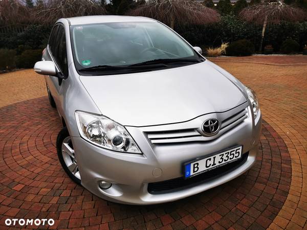 Toyota Auris 1.6 Premium - 4