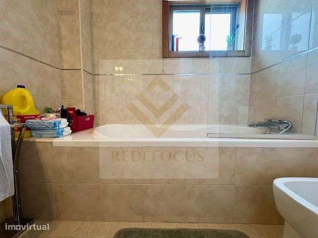 Moradia T4 com espaço exterior em Válega-30