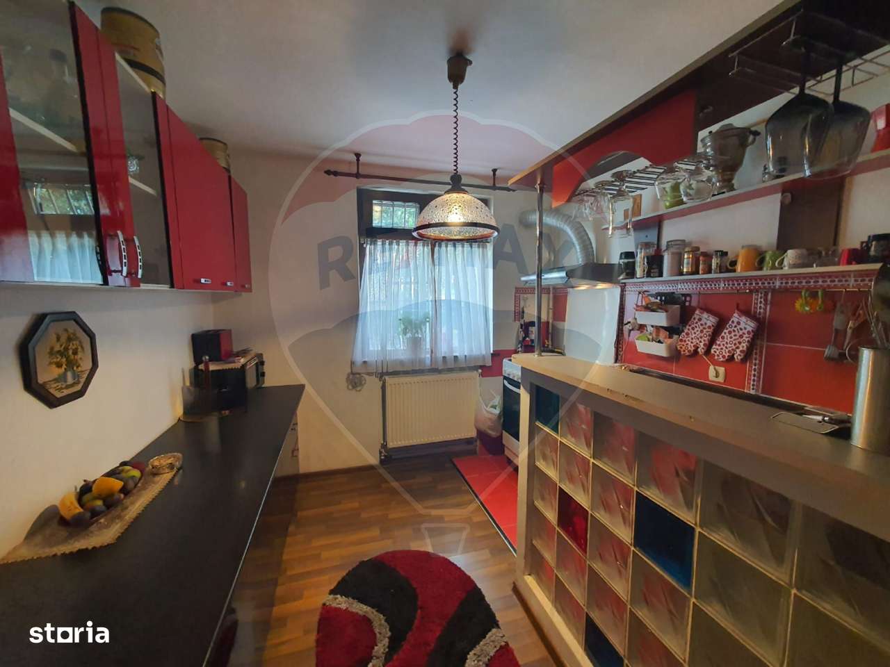 Apartament cu 3 camere de vânzare în zona Est Roman - Imagine principală: 5/7