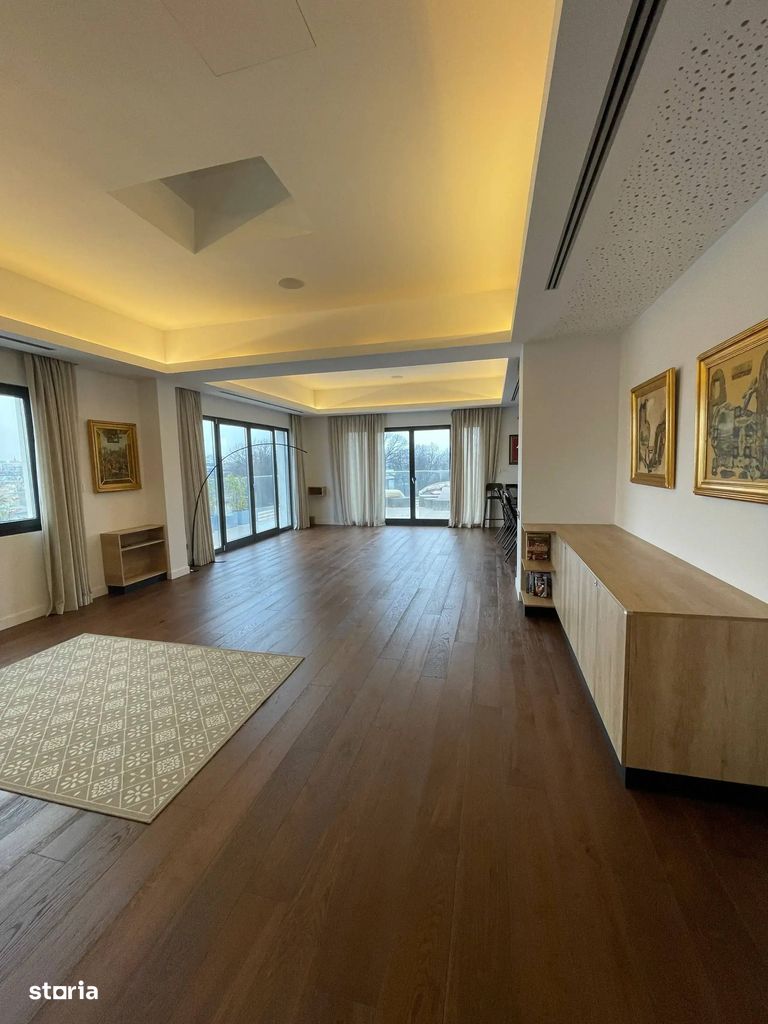 Penthouse exclusivist Emanoil Porumbaru