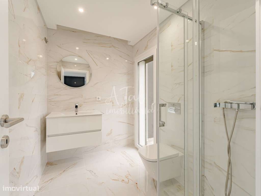 Moradia Geminada T4 Piscina Vale de Milhaços/Corroios - Grande imagem: 5/22