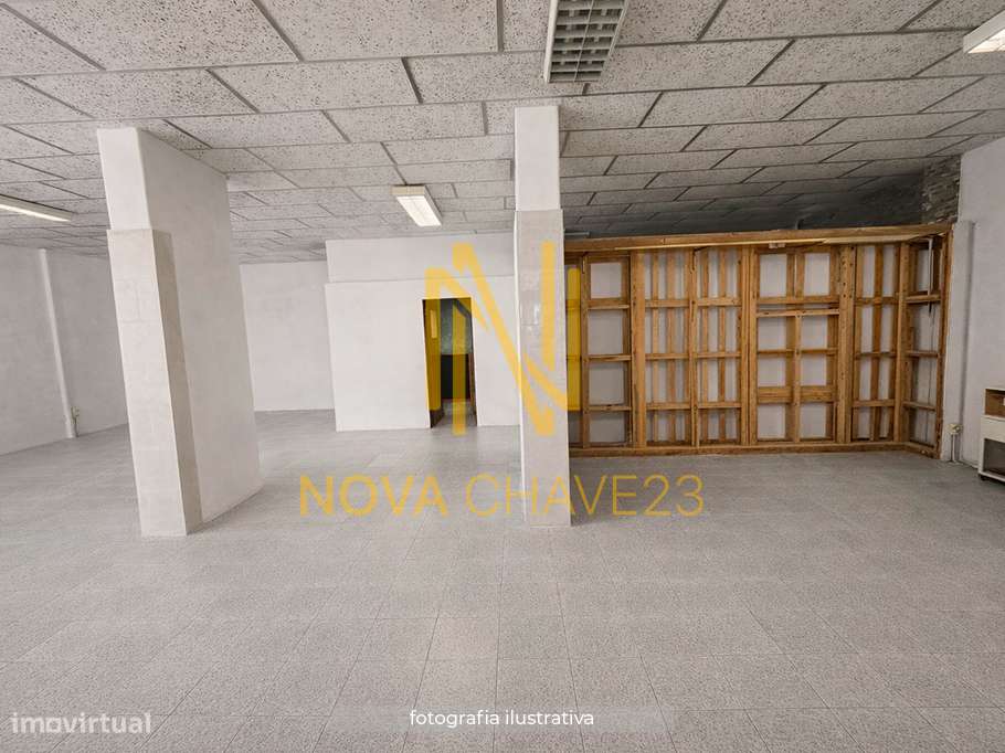 Loja 141 m² | 2 Divisões | 2 WCs | Elevado Potencial de Transformação-2