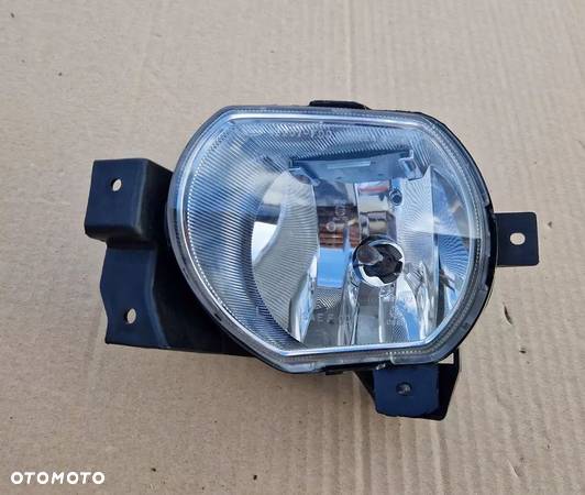 HALOGEN PRZECIWMGŁOWY LEWY KIA RIO 02-05 - 1