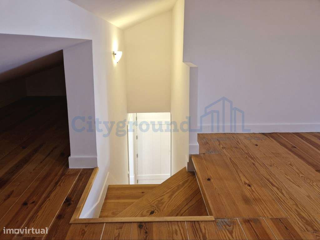 Apartamento T3 na Rua dos Fanqueiros, com vista para o Castelo de S...-19