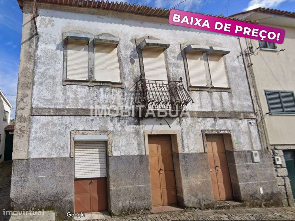 Moradia tradicional com 4 quartos com um grande jardim, pátio, área...-0