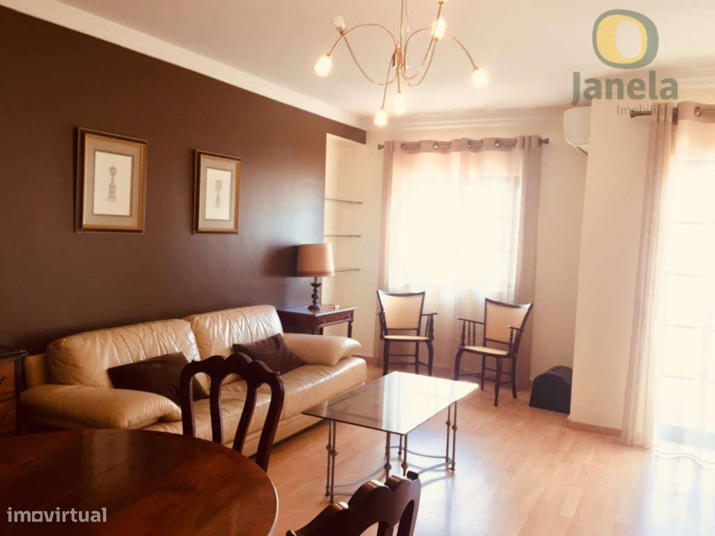 T2 com box e arrecadação, no centro de Faro, varandas-14