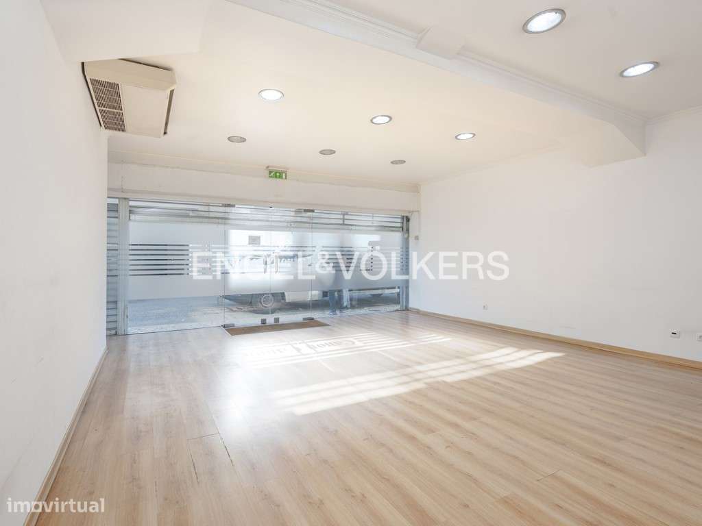Amplo Espaço Comercial em Alvalade - Grande imagem: 2/27