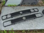 VOLKSWAGEN VW PASSAT MK1 B1 GRILL ATRAPA 321853653D - 1