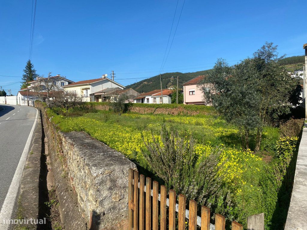 Terreno construção em zona de Castelo de Viegas