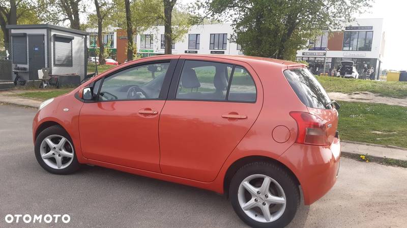 Toyota Yaris 1.3 Sol - 6