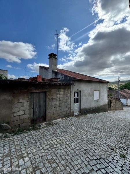 Casa de aldeia, Macedo de Cavaleiros, Trás-os-Montes - Grande imagem: 4/12