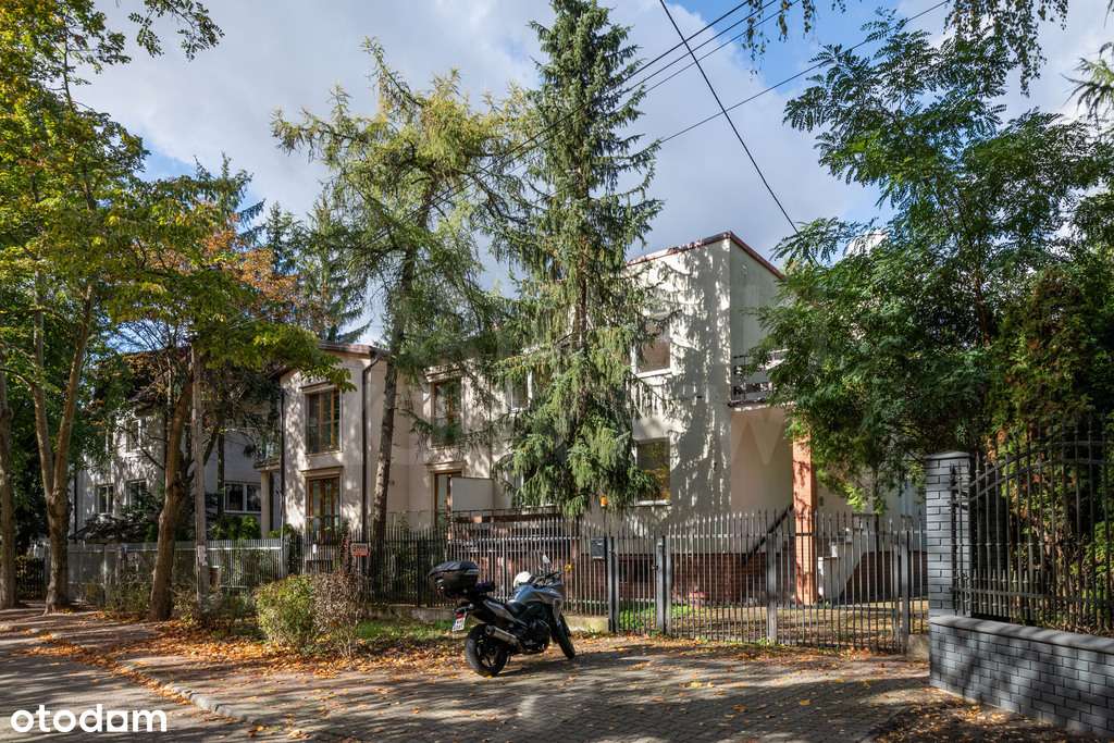 Dom z dużym ogrodem w sercu Starego Anina.-0