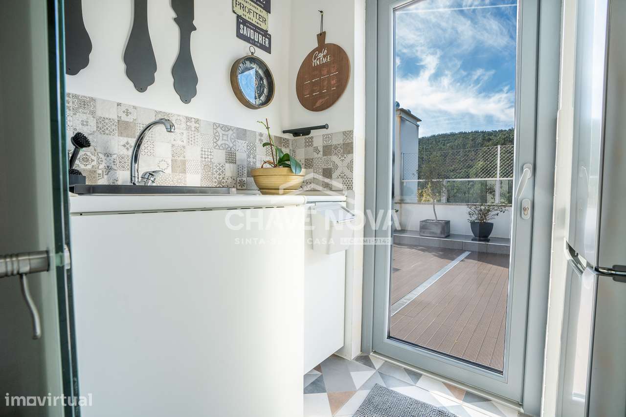 Apartamento T3, com terraço e box 4 carros situado em Campo- Valongo-10